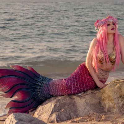 mermaid swimming performance for private pool parties